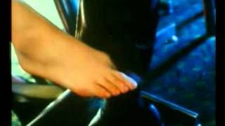 chinese girl foot tease under table (賴怡伶 美脚 vivian lai's feet)