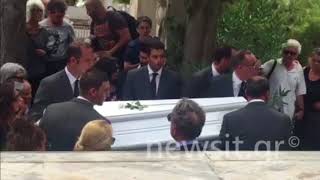 Κηδεία Ζωής Λάσκαρη: Λύγισε ο Αλέξανδρος Λυκουρέζος