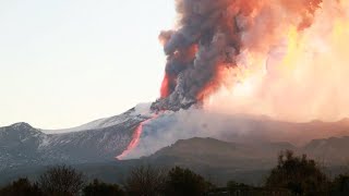 The volcano's crater is melting! 12th eruption of Etna in a row! Italy in danger