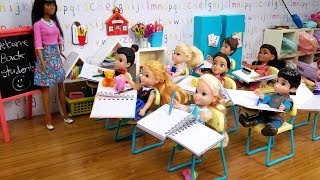 FIRST day at school ! Elsa and Anna toddlers - new Barbie teacher & students