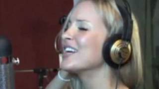 Claudia Leitte grava hit sobre prevenção às drogas