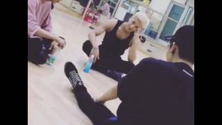 [Youngjae's IG] 20160821 Update JB&Jackson&Bambam bottle playing
