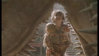Crocodile sulpture eats Hook & burps (H)