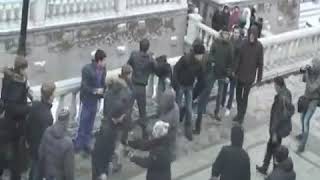 Кавказцев избивают на митинге