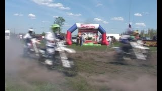 Рёв моторов и клубы пыли: в Ельце прошли соревнования по мотокроссу