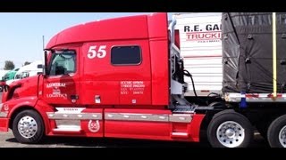 American Trucks  At Truck Stop - Trucks in USA