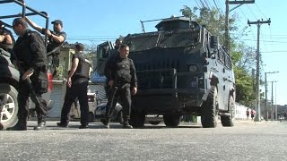 Policias da Core e DH realizaram operação na comunidade do Rola