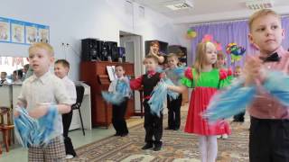 Танец в саду с Султанчиками Мамин День