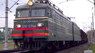 Приветливый ВЛ11-574 с грузовым поездом:-)))