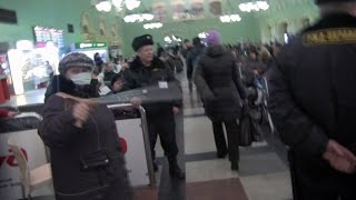Лев Против - Охранник "вне закона".