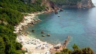 Nudisticka plaza-crvena glavica-Sveti Stefan