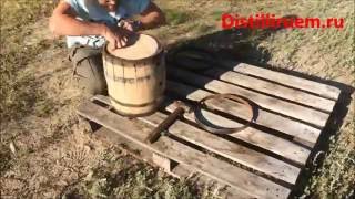 Восстановление и обжиг старой дубовой бочки