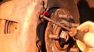 замена передних тормозных колодок на мазда 3