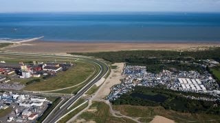 UK building 'big new wall' to stop illegal immigration
