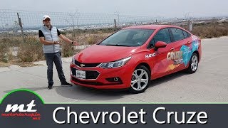 Chevrolet Cruze 2018 - Se pone su elegante corbatín dorado