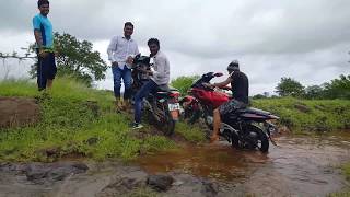 Bajaj Pulsar 220f 2016 vs 2017 Model | Off Road Stunts | Biker Boy's Jejurikar Pune | RJ 22 RIDER
