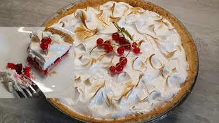Тарт с красной смородиной и швейцарской меренгой