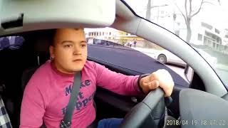 Ukraińska Policja usadza kozaka.