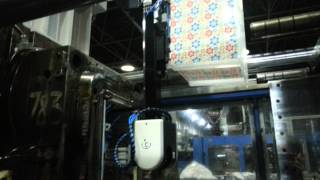 Отладка IML робота Wittmann Battenfeld - IML plastic box