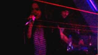 Ахуенно девочка читает (CLUB BLUR)
