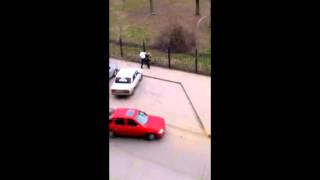 Охранник ресторана избил прохожего в Ростове