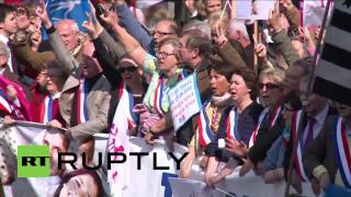 France: Anti-gay marriage protesters scream "change is not for now!"