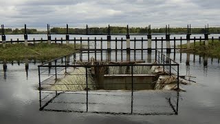 Сброс воды с водохранилища. Катаемся на моторной лодке.