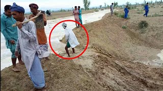 Dangerous Flash Flood & Crazy People In Punjab Pakistan