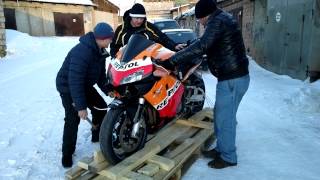 Распаковка спорт мото Honda CBR600RR в Братске