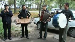 Троїсті музики.На добрийдень.Франківськ