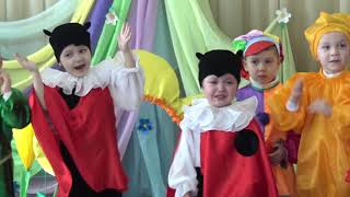 Песенка для бабушки. Лади ладусі вітаємо бабусю ми їй пісню заспіваєм і бабусю привітаєм