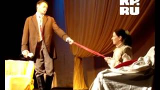 Спектакль секреты любви. Видео Комсомольской правды.
