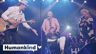 Musician brings joy to boy living life in pain | Humankind