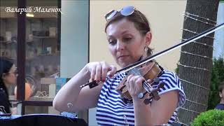 ИРЛАНДСКИЕ ТАНЦЫ! Классные скрипачки играют прямо на улице! Music!