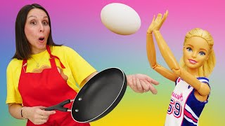 Hacemos rollitos con jamón. Recetas para niños. Cocina de Barbie