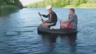 Приколы на рыбалке! Выдра отжала весь улов!