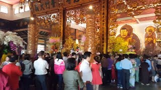 Phóng Sự Năm Mới 2018: Đầu năm nói chuyện đi chùa