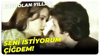 Kaybolan Yıllar | Aslan Bey Evde Olmayınca, Ömer ile Çiğdem Yakınlaştı! | Müjde Ar Türk Filmi