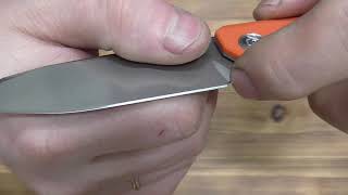 Рассмотрим нож CH Outdoor CH3004 G10 оранж. Сравним с крысой.