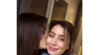 Мать Ханде Эрчел