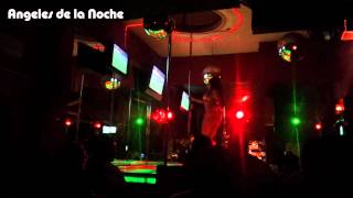 Mujer Luna Bella bailando en Chocolate Mens Club