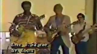Chuck Berry & John Denver Jamming on NBC - Roll Over Beethoven (1984)