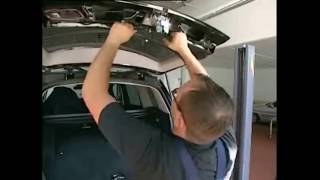Как снять оббивку крышки багажника на Mercedes-Benz W204 GLK-Class