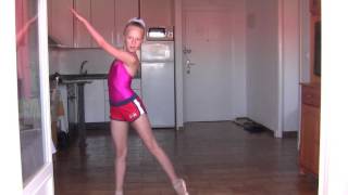 LITTLE BALLERINA ballet Amazing fouettes pointe