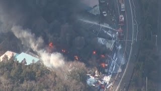 スクラップ置き場で火災 神奈川・綾瀬