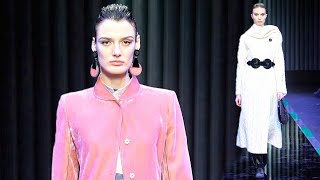 Giorgio Armani Мода в Милане Осень 2022 Зима 2023 / Одежда, сумки и аксессуары