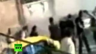 Расправа сирийских повстанцев над пленными (18+)