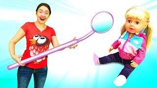 Веселая школа — Видео для детей про Эмили  — Осматриваем зубки