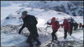 Toppaðu með 66°N og Íslenskum Fjallaleiðsögumönnum á Skeggja
