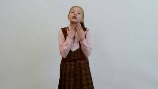 Стихотворение «Настюшка и мобильничек» читает Юлия Лубянова